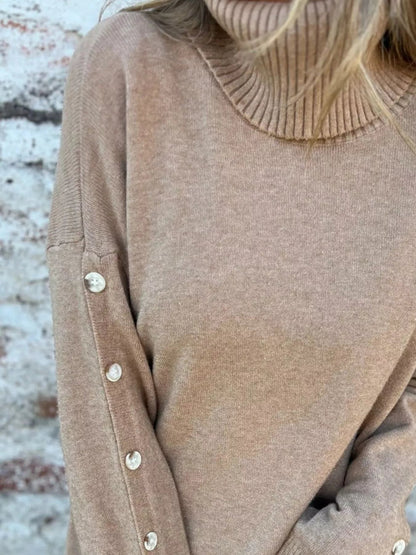 Lifestyle image of product styled for a chic daytime look