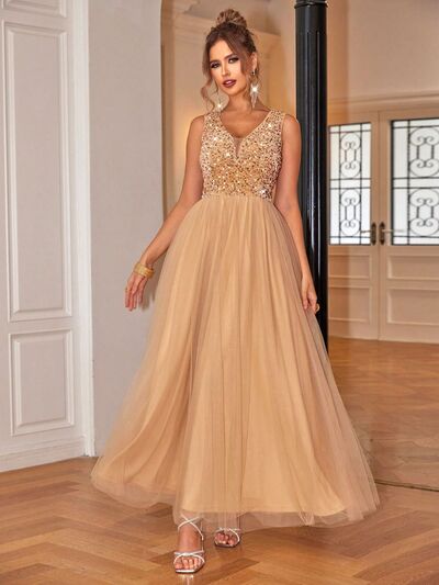 Lifestyle image of product styled for a chic daytime look